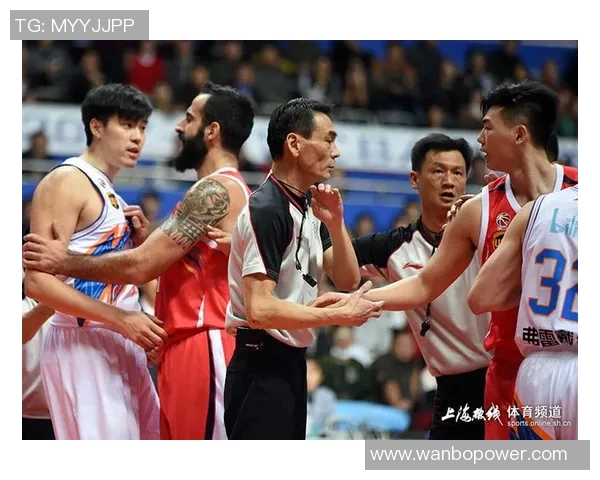 赛场竞争激烈阿门与阿尔瓦拉多冲突后握手言和展现体育精神