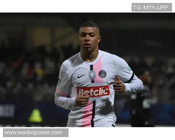 维尼修斯点球让姆巴佩错失帽子戏法他选择沉默应对争议 维尼修斯点球让姆巴佩错失帽子戏法他选择沉默应对争议