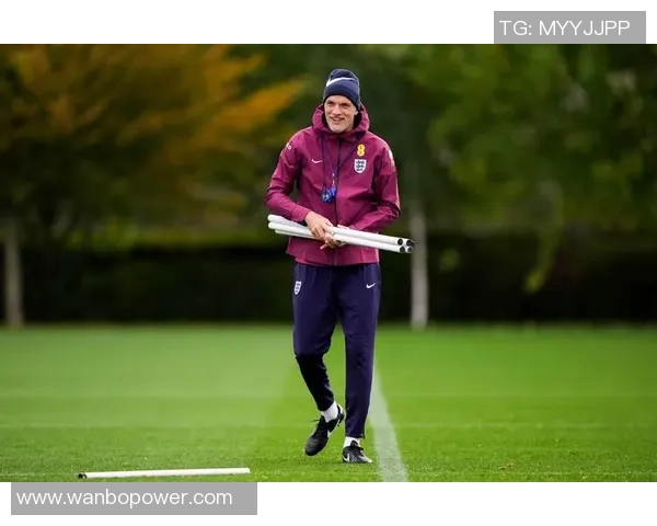 英格兰世界杯新队服曝光贝林汉姆拉什福德等五名球员亮相