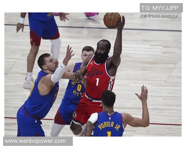 哈登季前赛表现低迷场均仅得6分助攻77次命中率惨淡引发热议 哈登季前赛表现低迷场均仅得6分助攻77次命中率惨淡引发热议